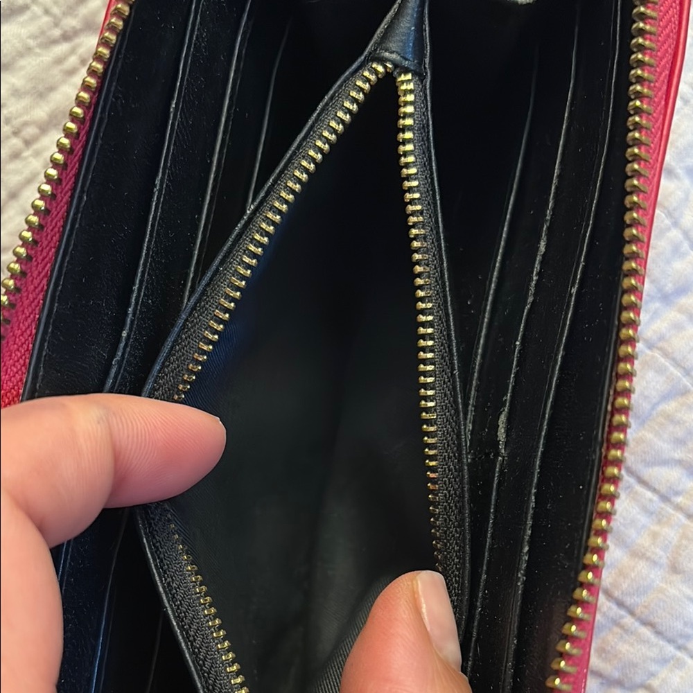 Tory Burch Fuchsia magenta Patent Leather Zip continental Wallet as Is - Picture 11 of 16